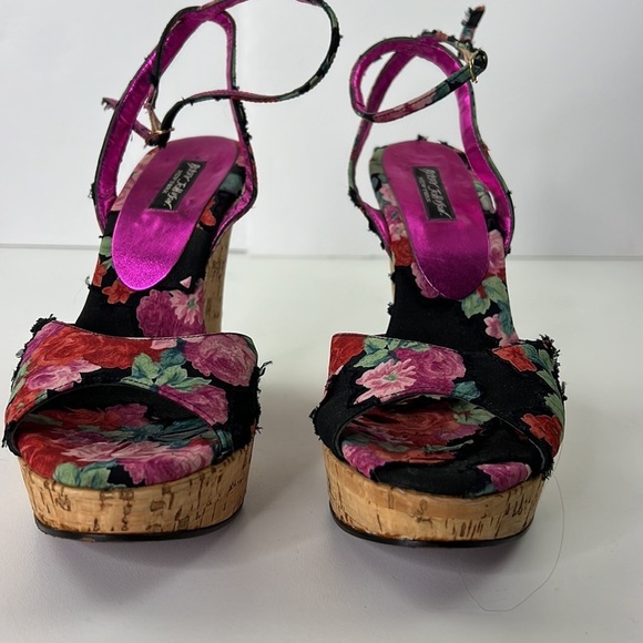 BetseyJohnson Blue Floral wedge heel size 8 - Picture 2 of 9